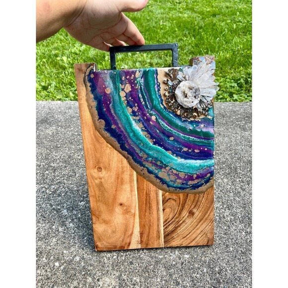 Wood Charcuterie Cheese Board - Clear Quartz Points - Broken Moroccan Geode - Mu - Picture 7 of 11